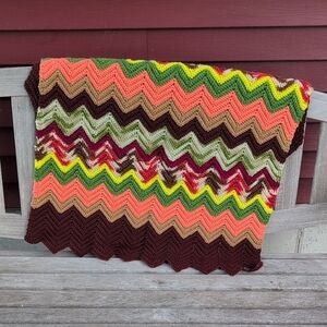 Vintage 70s Retro Colorful Zigzag Crochet Blanket